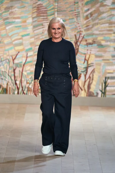 Look 77